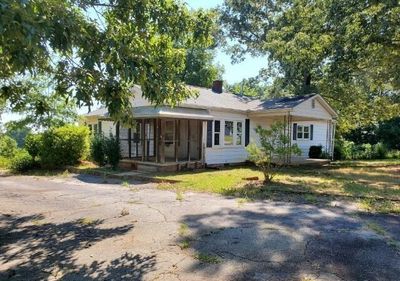 1739 Coffee Road, House other with 3 bedrooms, 2 bathrooms and null parking in Westminster SC | Image 2