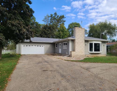 W5690 Island Drive, Wyocena, WI, 53954 | Card Image