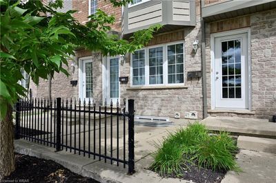 758 Bleams Rd, Townhouse with 1 bedrooms, 1 bathrooms and 1 parking in Kitchener ON | Image 2