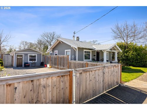 8316 Se Raymond Ct, Portland, OR, 97266-3150 | Card Image