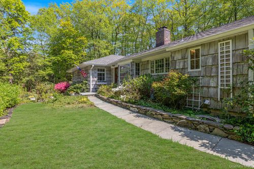 11 North Rd, Oyster Bay, NY, 11771-1903 | Card Image
