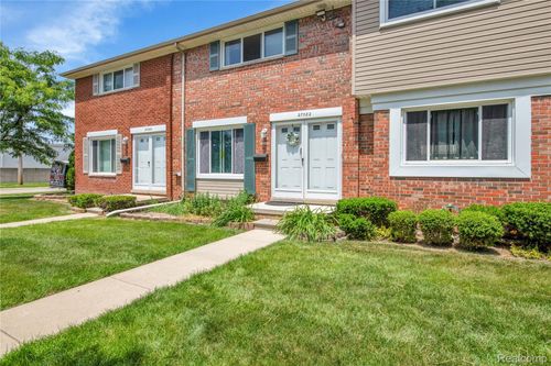 27582 Marcia Ave, Warren, MI, 48093-2824 | Card Image