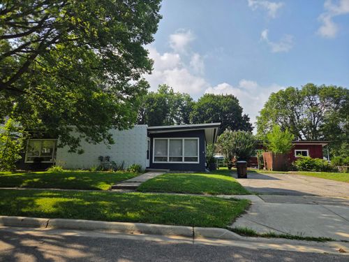 765 Douglas St, Jackson, MI, 49203-3931 | Card Image