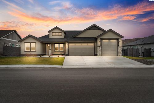 6105 Road 119, Pasco, WA, 99301-5886 | Card Image