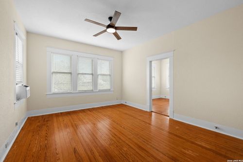 apt-3-217 Castillo Ave, San Antonio, TX, 78210-2882 | Card Image