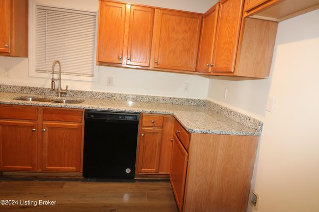 2008 W Market St, House other with 3 bedrooms, 2 bathrooms and null parking in Louisville KY | Image 8