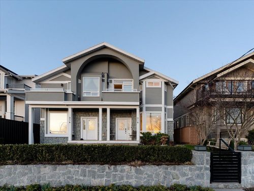 318 E Keith Road, North Vancouver, BC, V7L1V7 | Card Image