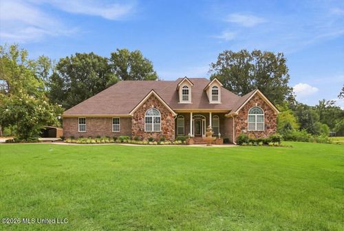 282 Douglas Rd, Hernando, MS, 38632-9552 | Card Image