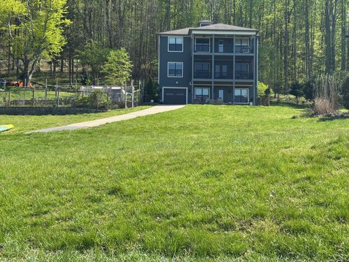 429 Floating Mill Ln, Silver Point, TN, 38582-1000 | Card Image