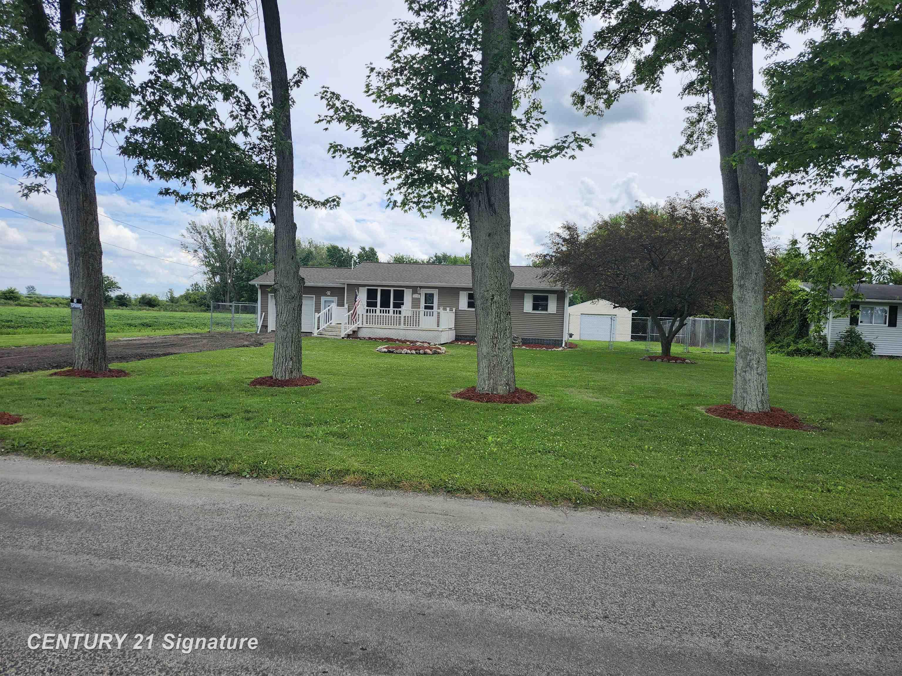 Becker Rd, Saginaw, MI 48601
