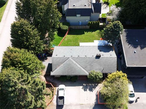14150 Blackburn Ave, White Rock, BC, V4B2Z7 | Card Image
