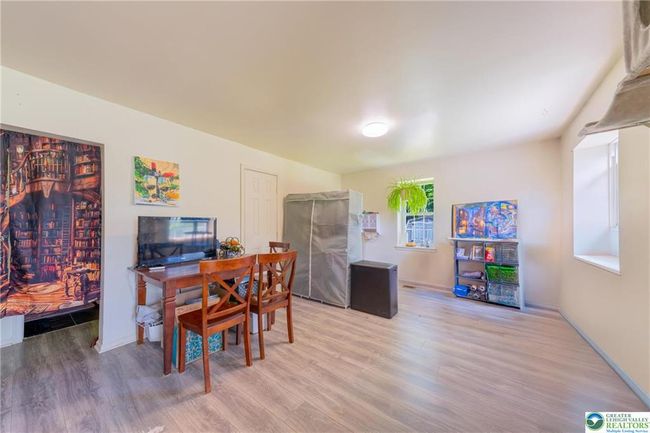 7112 Howell Ter, House other with 4 bedrooms, 2 bathrooms and null parking in Stroudsburg PA | Image 7