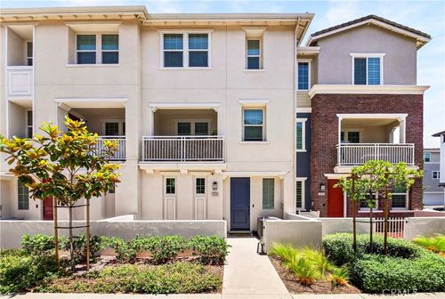 6926 Cottonwood Ln, Buena Park, CA, 90621-1174 | Card Image