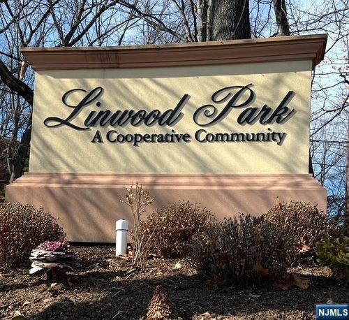 3041 Edwin Ave, Fort Lee, NJ, 07024-3660 | Card Image