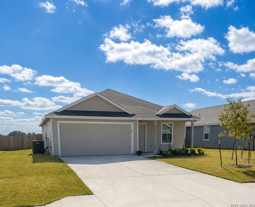 318 Bertram Oaks Dr, Bertram, TX, 78605-2135 | Card Image