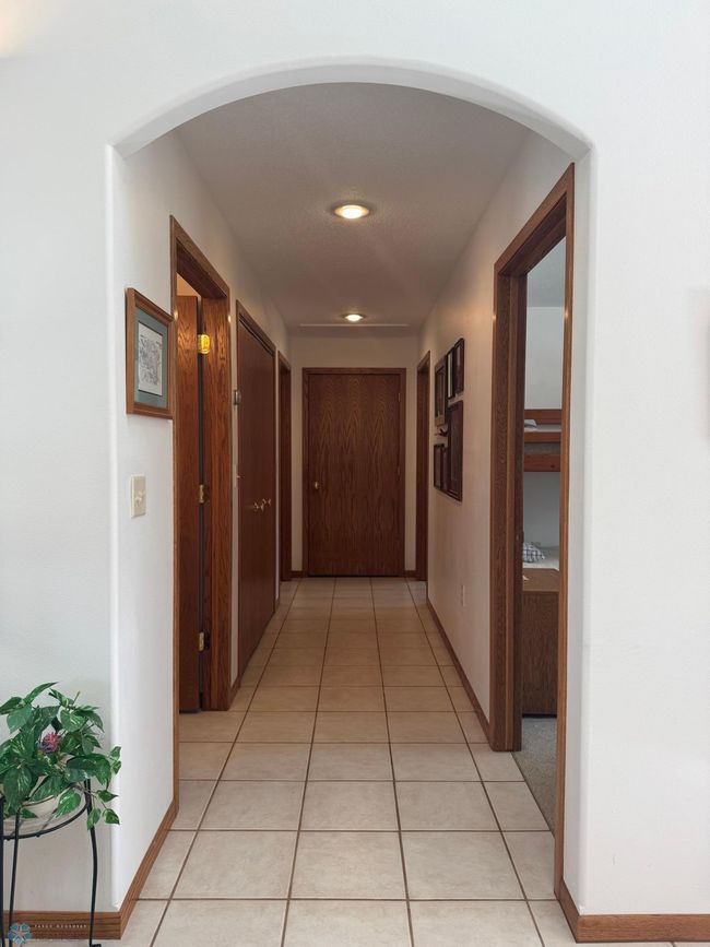 Hallway to Beds/Bath/Laundry | Image 38