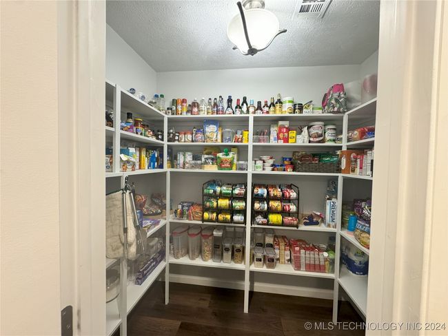 Pantry | Image 15