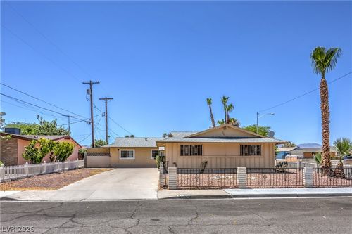 2100 Sundale St, Las Vegas, NV, 89102-3543 | Card Image