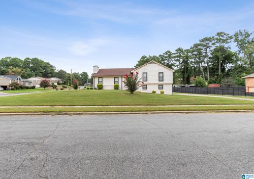 928 20th Ave Nw, CENTER POINT, AL, 35215-4240 | Card Image