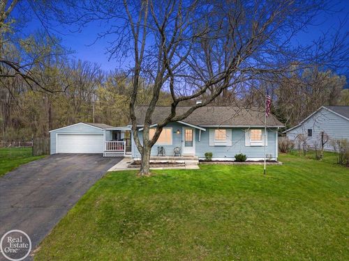 2516 Peters St, Lake Orion, MI, 48359-1146 | Card Image