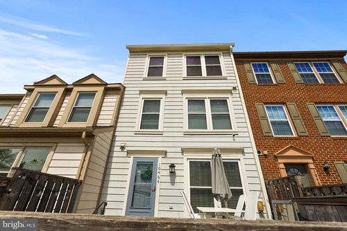 10464 Paradise Ct, MANASSAS, VA, 20109-6421 | Card Image