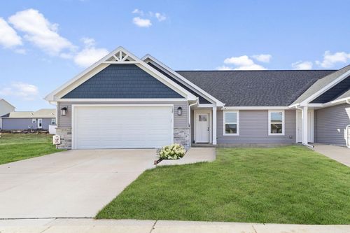 69-357 Lilac Ln, Stoughton, WI, 53589-8801 | Card Image