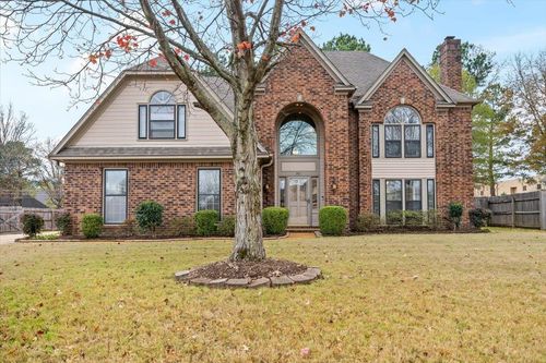 711 Autumn Winds Dr, Collierville, TN, 38017-1369 | Card Image