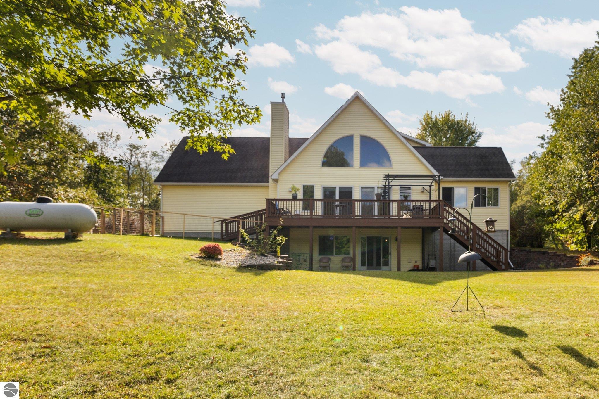 Valley Stream Ct, Harrison, MI 48625