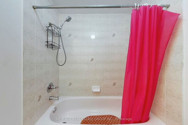 1506 Harwood Dr, House attached with 4 bedrooms, 3 bathrooms and 1 parking in Milton ON | Image 33