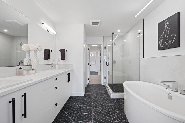 136 Carringvue Pl Nw, House other with 3 bedrooms, 3 bathrooms and 4 parking in Calgary AB | Image 27
