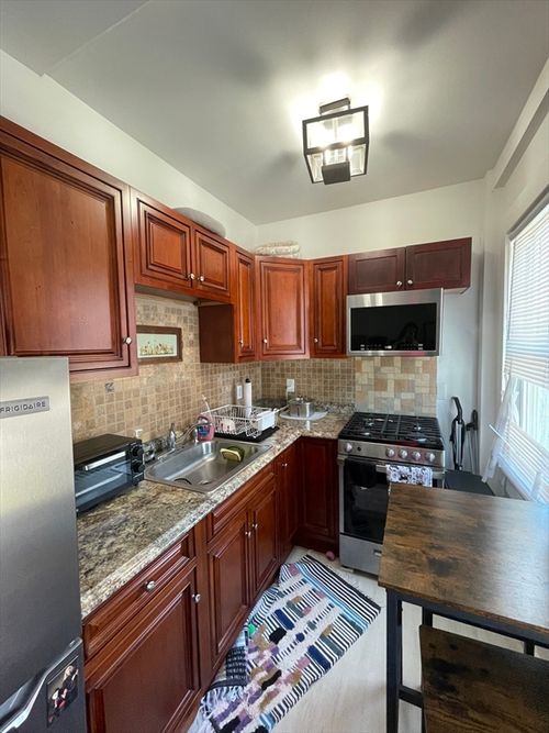 10-7 Main St, Foxboro, MA, 02035-1820 | Card Image