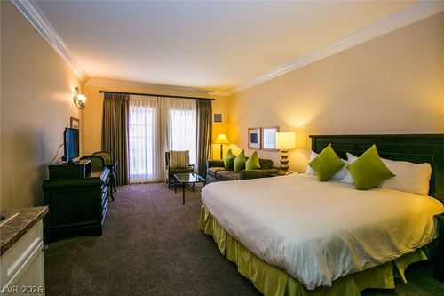 515-30 Strada Di Villaggio, Henderson, NV, 89011-2827 | Card Image