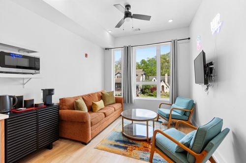 203-1310 Lischey Ave, Nashville, TN, 37207-5590 | Card Image