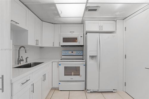 apt-h328-2790 Ne 201st Ter, Aventura, FL, 33180-2065 | Card Image