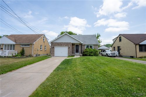 261 Ehinger Dr, West Seneca, NY, 14224-3123 | Card Image