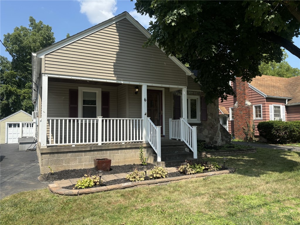 Celia Dr, Rochester, NY 14623
