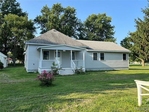 322 E Bertolino Ave, Nokomis, IL, 62075-1704 | Card Image