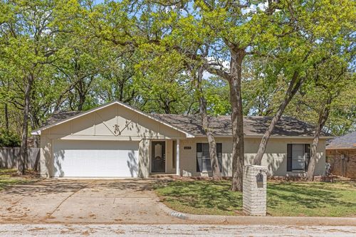 6813 Shadydale Dr, North Richland Hills, TX, 76182-7616 | Card Image