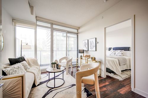 512-90 Queens Wharf Rd, Toronto, ON, M5V0J4 | Card Image