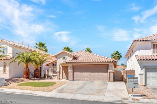 9828 Pioneer Ave, Las Vegas, NV, 89117-8421 | Card Image