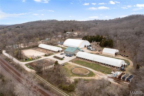 15811 Jedberg Ln, Ballwin, MO, 63021-8202 | Card Image