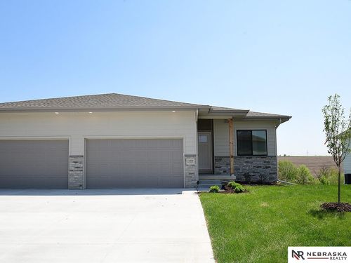 14806 Brunning St, Bennington, NE, 68007-2009 | Card Image