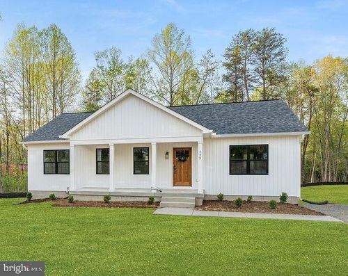 729 Vawter Corner Rd, Louisa, VA, 23093-6144 | Card Image