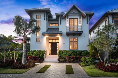 835 11th Ave S, Naples, FL, 34102-8202 | Card Image