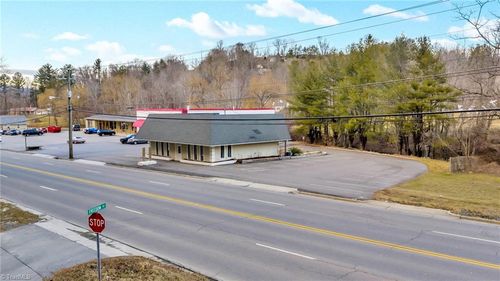 900 Us Highway 221 Bus, West Jefferson, NC, 28694-8137 | Card Image