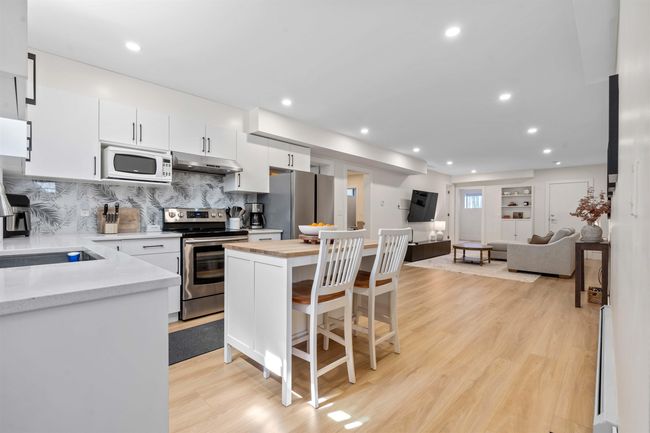 22178 124 Ave, House other with 8 bedrooms, 5 bathrooms and 10 parking in Maple Ridge BC | Image 11