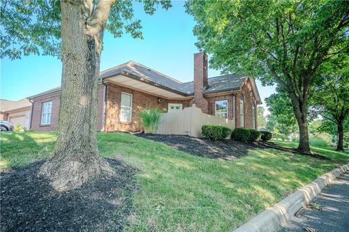 19 Edinburgh Village Dr, Washingtn Twp, OH, 45458-4165 | Card Image