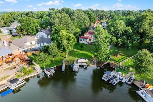 9606 Blue Spruce Dr, Lakeland, TN, 38002-9361 | Card Image