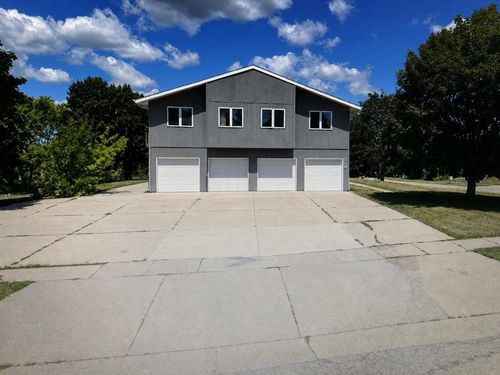 700 Meadow Park Dr, Clinton, WI, 53525-9703 | Card Image