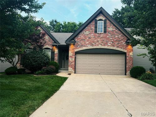 335 Revolution Dr, Saint Peters, MO, 63376-2427 | Card Image